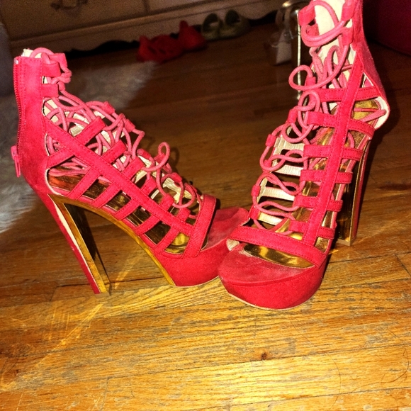 heels - Picture 2 of 3